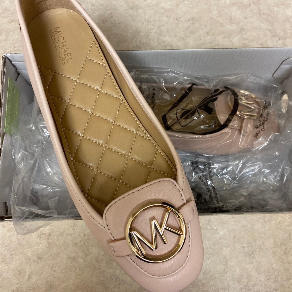 Michael Kors Women Lillie Moccasins Leather Flats - Picture 4 of 5